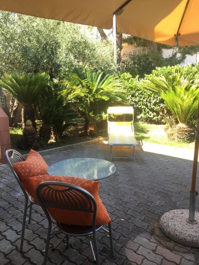 Paestum Rosae Bed & Breakfast エクステリア 写真