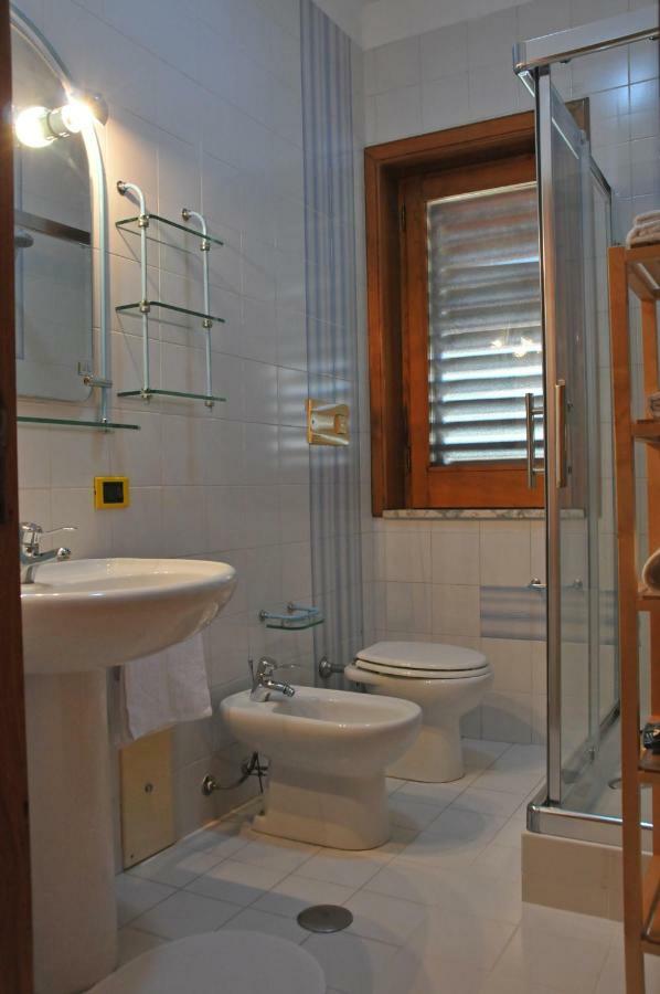 Paestum Rosae Bed & Breakfast エクステリア 写真
