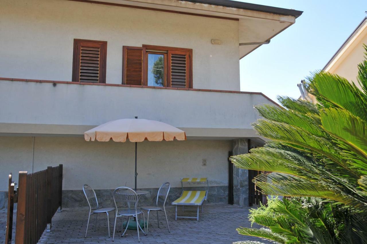 Paestum Rosae Bed & Breakfast エクステリア 写真