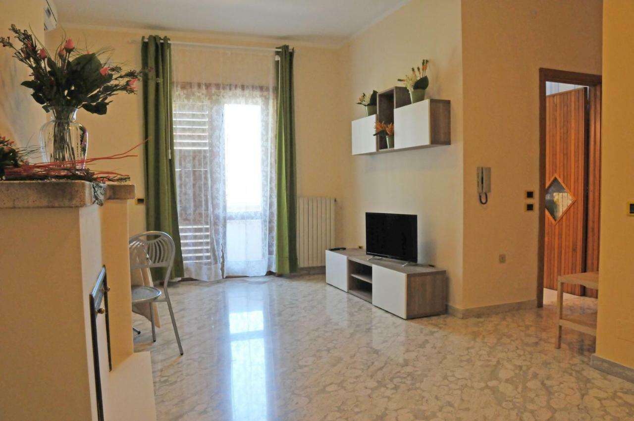 Paestum Rosae Bed & Breakfast エクステリア 写真
